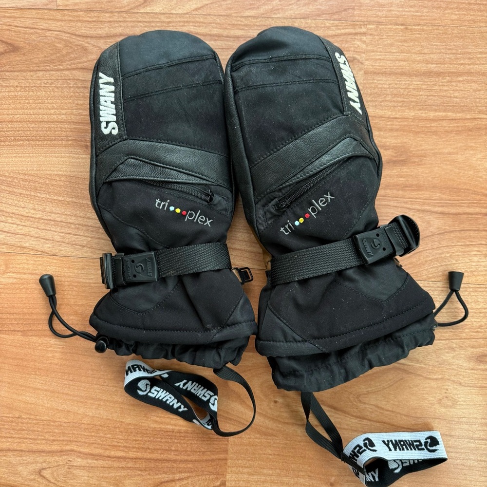 Swany Black Kids Mittens